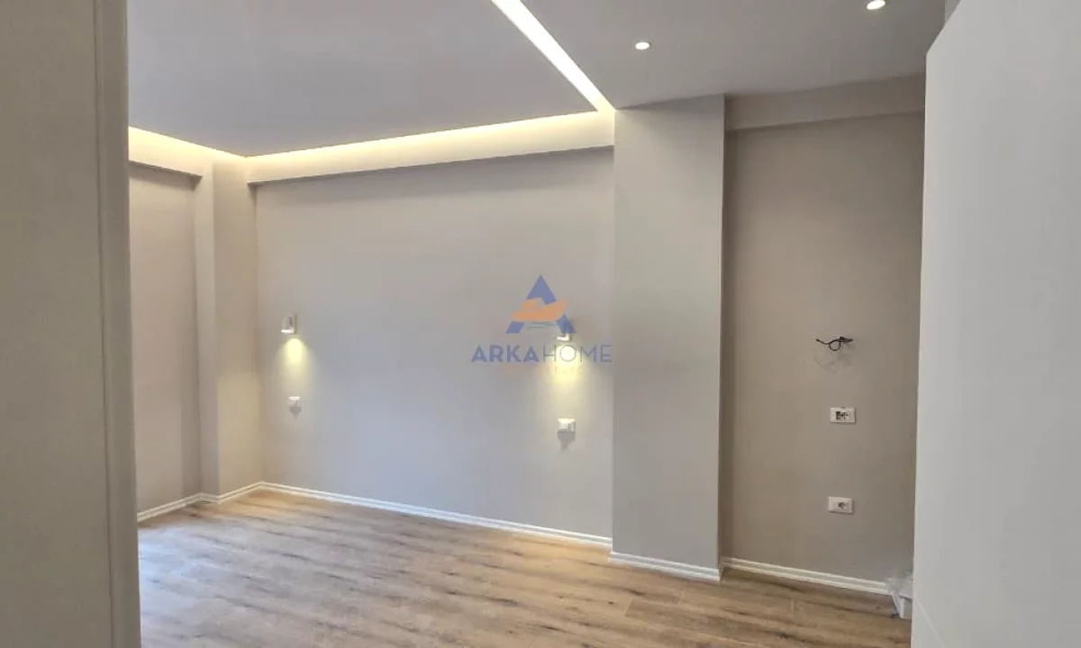 Shtepi me qera Apartament ne Tirane, 2+1, Mobilimi Bosh, pa mobiluar, Pagesa 900  Euro.