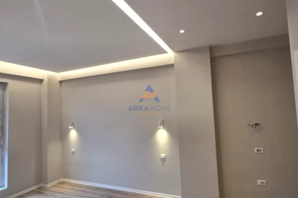 Shtepi me qera Apartament ne Tirane, 2+1, Mobilimi Bosh, pa mobiluar, Pagesa 900  Euro.