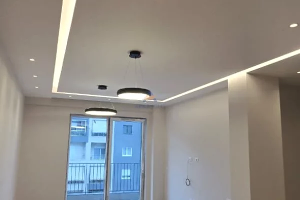 Shtepi me qera Apartament ne Tirane, 2+1, Mobilimi Bosh, pa mobiluar, Pagesa 900  Euro.