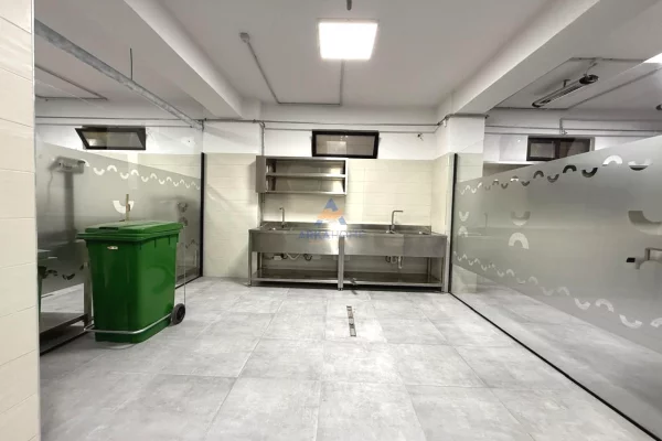 Ambient biznesi me qera 4+1 ne Tirane - 6,000 Euro