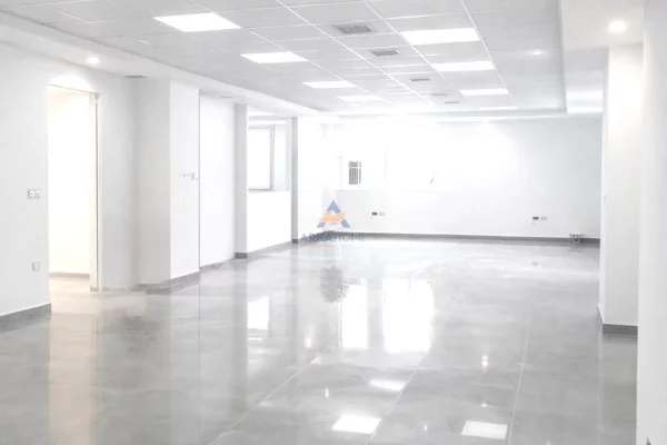 Ambient biznesi me qera 3+1 ne Tirane - 6,000 Euro