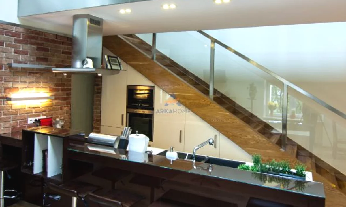 SHITET LOKAL 47 M2 ⁠DUPLEX ASTIR 135.000 EURO