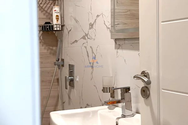 Appartamento in affitto a Tirana 2+1, Arredato