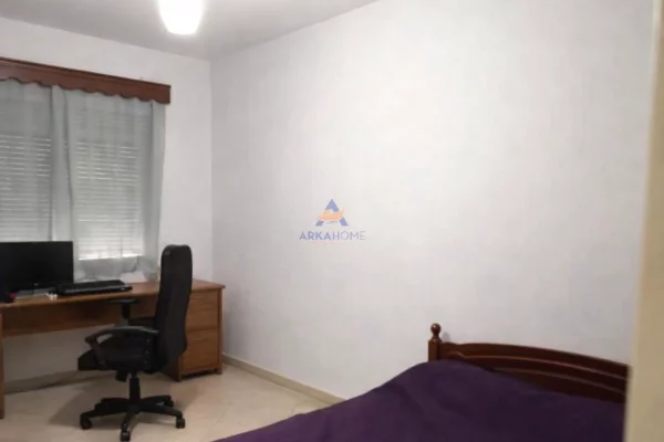 Shtepi ne shitje Apartament ne Tirane, 2+1, Mobilimi E mobiluar, Pagesa 171,517  Euro.