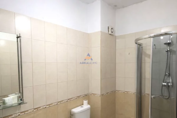 Shtepi ne shitje Apartament ne Tirane, 2+1, Mobilimi E mobiluar, Pagesa 171,517  Euro.