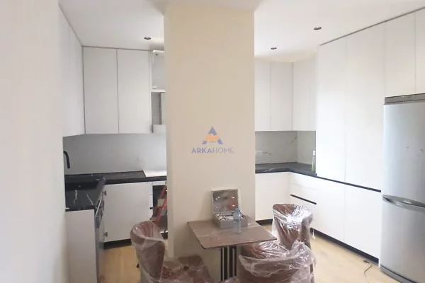 Appartamento in affitto a Tirana 2+1, Arredato