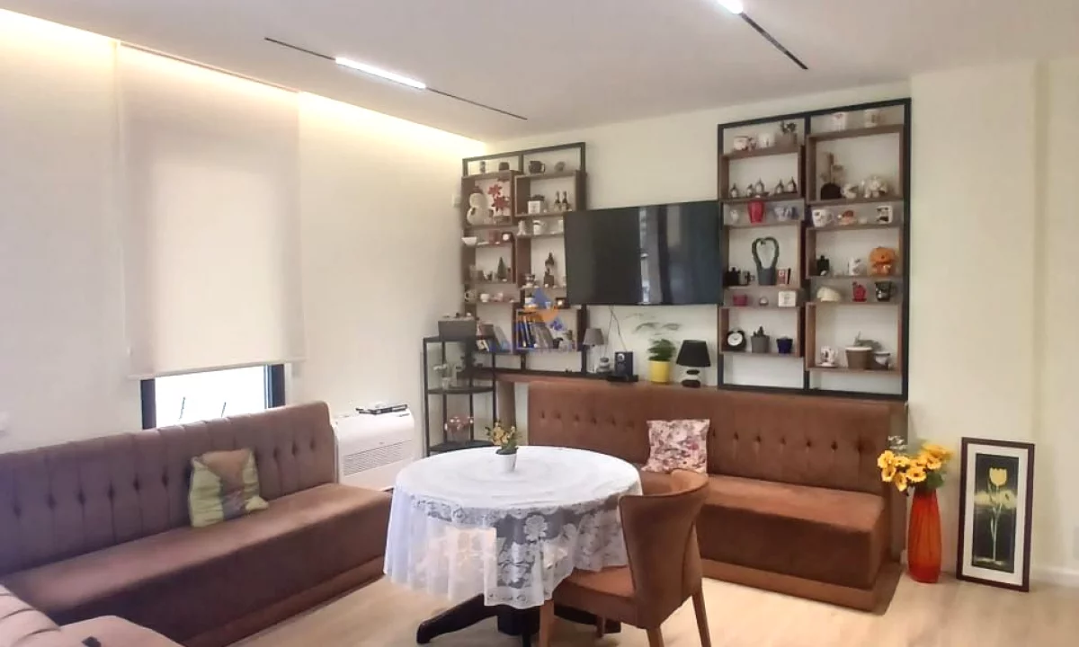 Appartamento in affitto a Tirana 2+1, Arredato