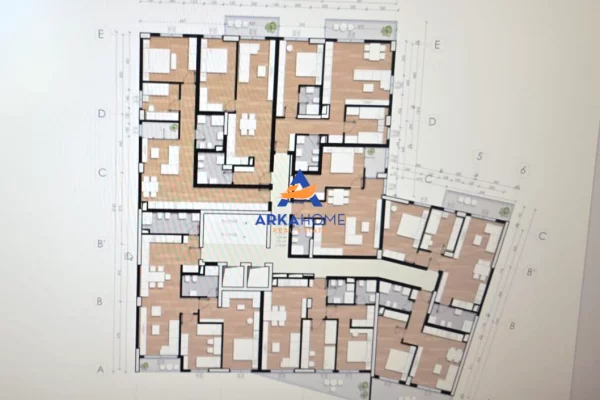 Shtepi ne shitje Apartament ne Tirane, 2+1, Mobilimi Bosh, pa mobiluar, Pagesa 174,000  Euro.