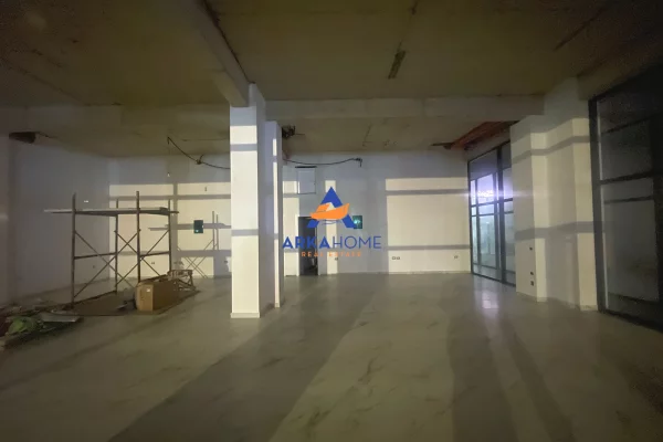 Ambient biznesi me qera 1+1 ne Tirane - 1,560 Euro