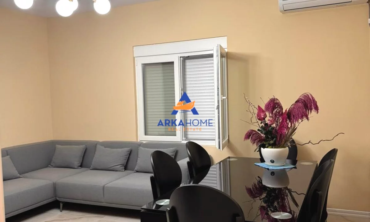 Shtepi me qera Apartament ne Tirane, 2+1, Mobilimi E mobiluar, Pagesa 1,040  Euro.