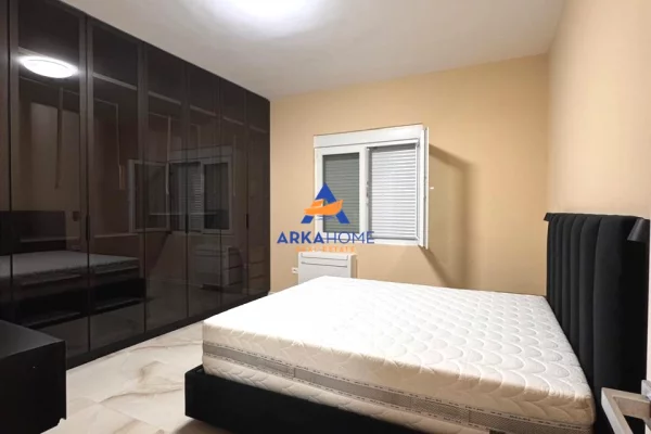 Shtepi me qera Apartament ne Tirane, 2+1, Mobilimi E mobiluar, Pagesa 1,040  Euro.