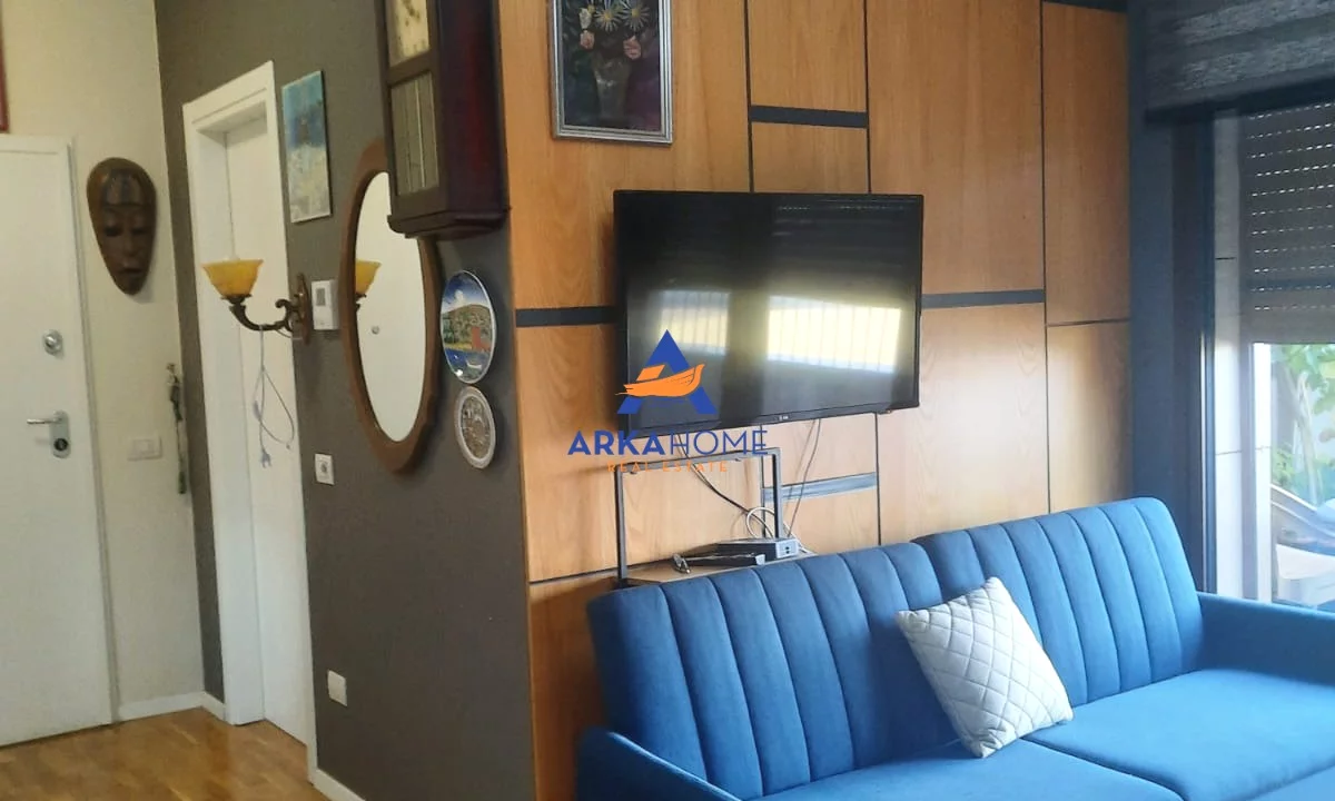 Appartamento in affitto a Tirana 1+1, Arredato