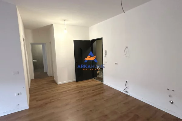 Appartamento in affitto a Tirana 2+1, Vuoto