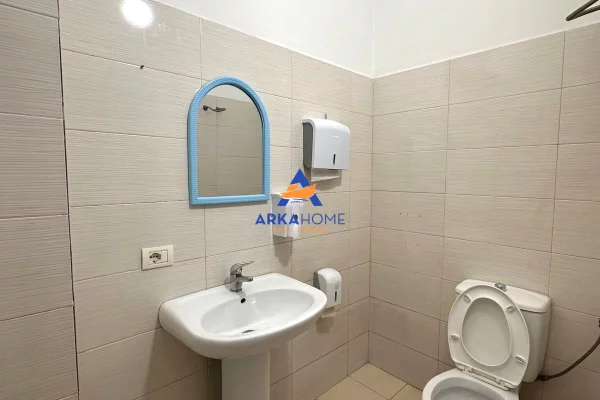 JEPET ME QERA NJESI BIZNESI 350 M2 "QYTETIT STUDENTI" 3.000 Euro / MUAJ