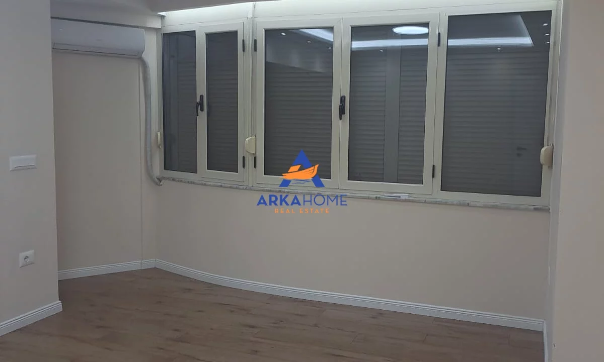 Appartamento in affitto a Tirana 2+1, Vuoto