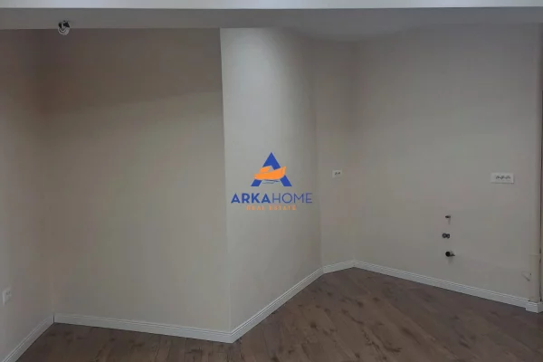 Appartamento in affitto a Tirana 2+1, Vuoto