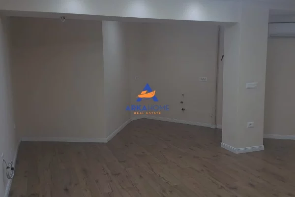 Appartamento in affitto a Tirana 2+1, Vuoto