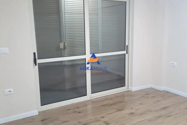 Appartamento in affitto a Tirana 2+1, Vuoto