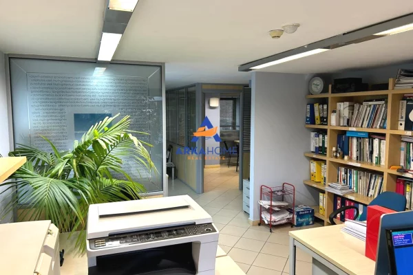 Ambient biznesi me qera 1+1 ne Tirane - 2,500 Euro