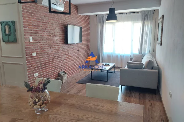 Shtepi ne shitje Apartament ne Tirane, 2+1, Mobilimi E mobiluar, Pagesa 216,300  Euro.