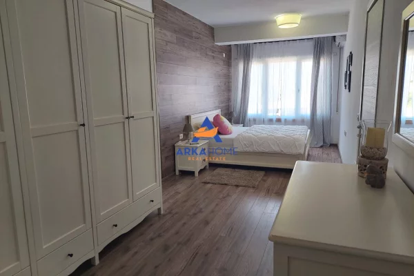 Shtepi ne shitje Apartament ne Tirane, 2+1, Mobilimi E mobiluar, Pagesa 216,300  Euro.