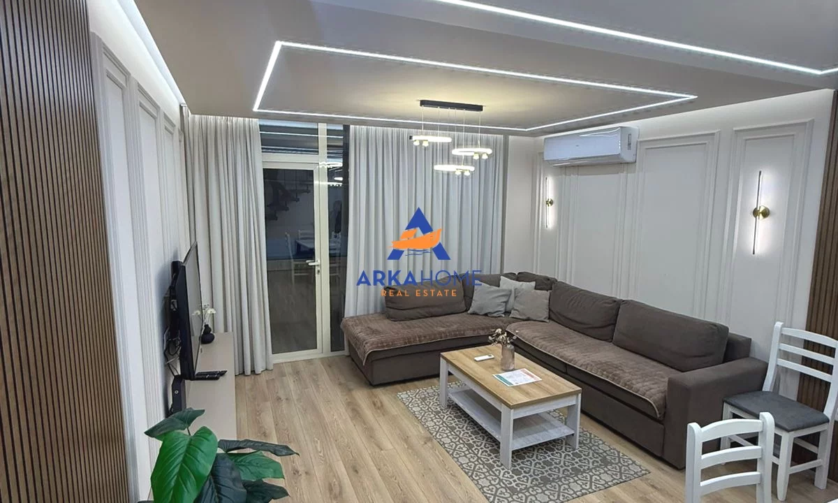 Appartamento in affitto a Tirana 2+1, Arredato