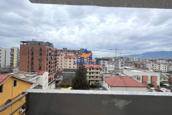 Appartamento in affitto a Tirana 2+1, Arredato