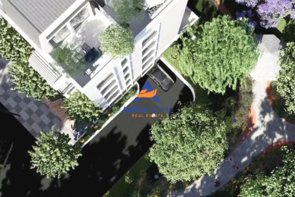 Shtepi ne shitje Apartament ne Tirane, 2+1, Mobilimi Bosh, pa mobiluar, Pagesa 186,000  Euro.