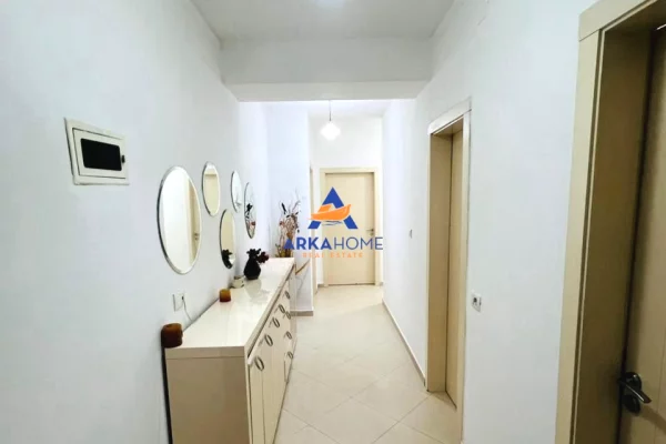 Appartamento in affitto a Tirana 3+1, Arredato