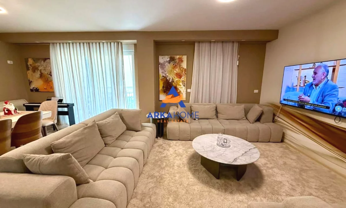 Shtepi ne shitje Apartament ne Tirane, 2+1, Mobilimi E mobiluar, Pagesa 223,000  Euro.