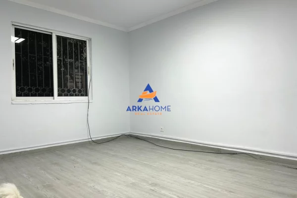Ambient biznesi me qera 3+1 ne Tirane - 832 Euro