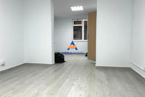 Ambient biznesi me qera 3+1 ne Tirane - 832 Euro