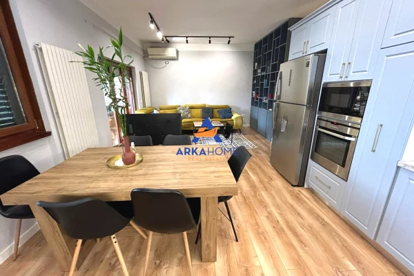 Shtepi me qera Apartament ne Tirane, 1+1, Mobilimi E mobiluar, Pagesa 450  Euro.