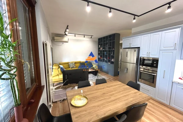 Shtepi me qera Apartament ne Tirane, 1+1, Mobilimi E mobiluar, Pagesa 450  Euro.