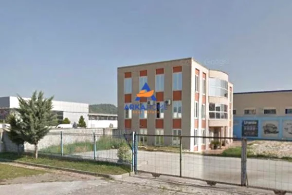Ambient biznesi me qera 1+1 ne Tirane - 4,000 Euro