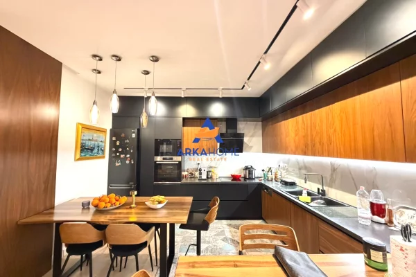 Shtepi ne shitje 2+1 ne Tirane - 355,000 Euro