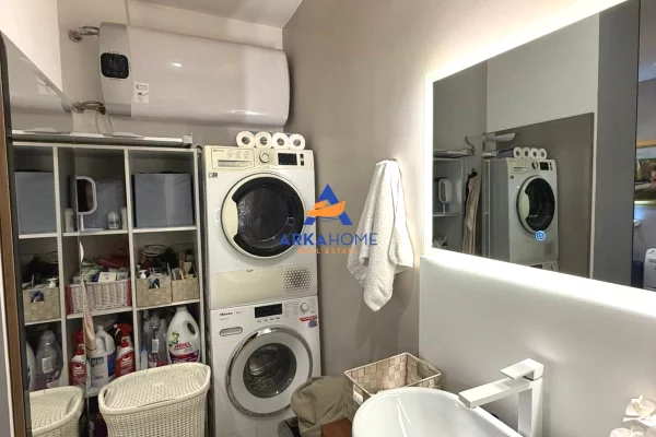 Shtepi ne shitje Duplex(shtepi me 2 kate) ne Tirane, 2+1, Mobilimi E mobiluar, Pagesa 355,000  Euro.