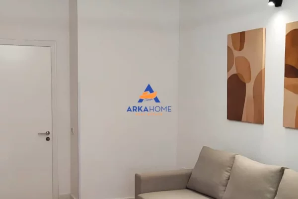 JEPET APARTAMENT ME QERA 1+1+VERANDE "RRUGA E KAVAJES" 100.000 LEKE