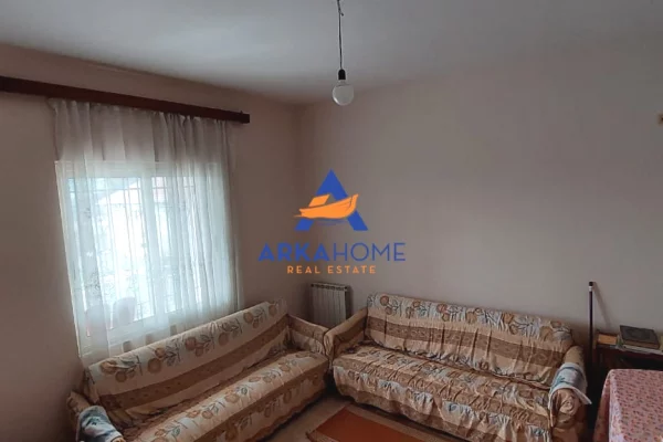 Shtepi ne shitje Shtepi Private ne Tirane, 4+1, Mobilimi E mobiluar, Pagesa 161,290  Euro.