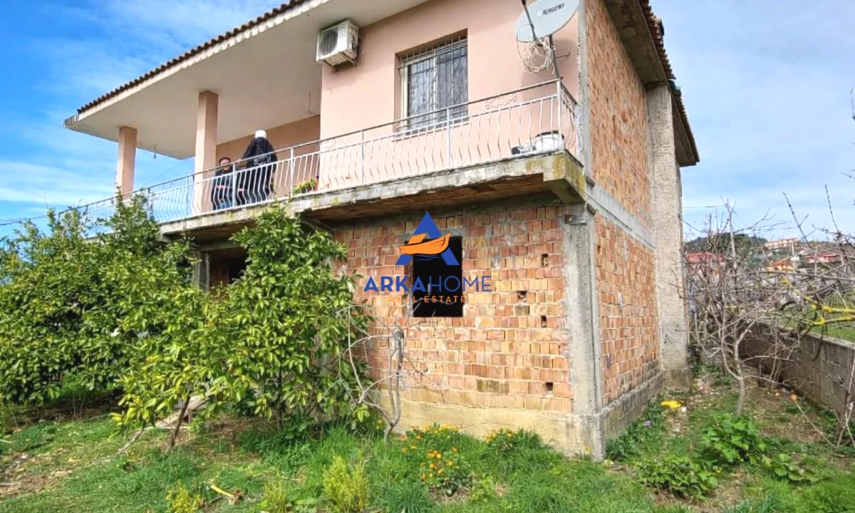 Shtepi ne shitje Shtepi Private ne Tirane, 4+1, Mobilimi E mobiluar, Pagesa 161,290  Euro.