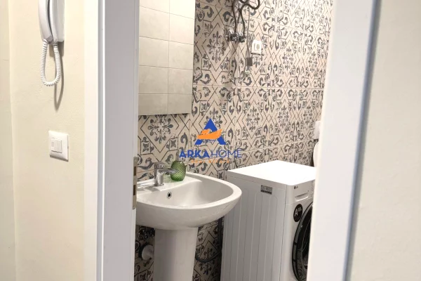 Shtepi me qera Apartament ne Tirane, Garsoniere, Mobilimi E mobiluar, Pagesa 437  Euro.