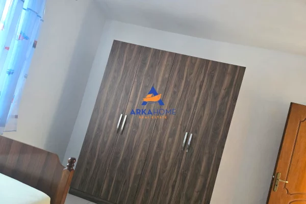 Shtepi me qera Apartament ne Tirane, 2+1, Mobilimi E mobiluar, Pagesa 416  Euro.