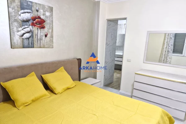 Shtepi ne shitje Apartament ne Tirane, 3+1, Mobilimi E mobiluar, Pagesa 219,000  Euro.