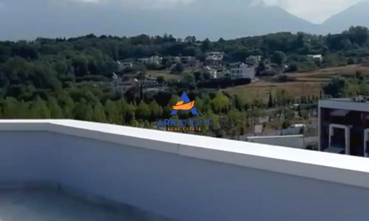Shtepi ne shitje Penthose(kati i fundit panoramik) ne Tirane, 3+1, Mobilimi Bosh, pa mobiluar, Pagesa 6,000,000  Euro.