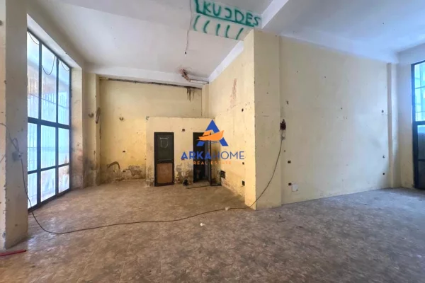 JEPET AMBIENT BIZNESI ME QERA 130M2 "PRAEN SQUARE 21" 1100 EURO