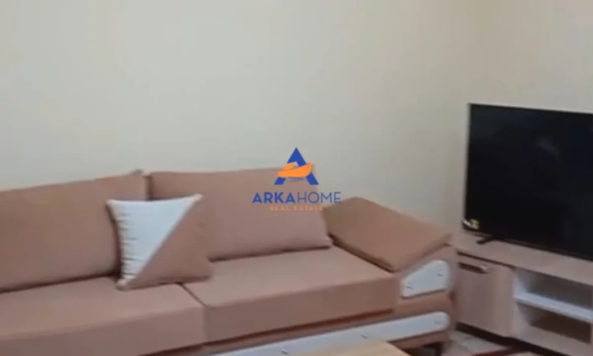 Shtepi ne shitje Apartament ne Tirane, 3+1, Mobilimi E mobiluar, Pagesa 166,666  Euro.