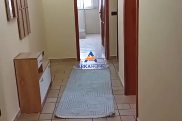 Shtepi ne shitje Apartament ne Tirane, 3+1, Mobilimi E mobiluar, Pagesa 166,666  Euro.