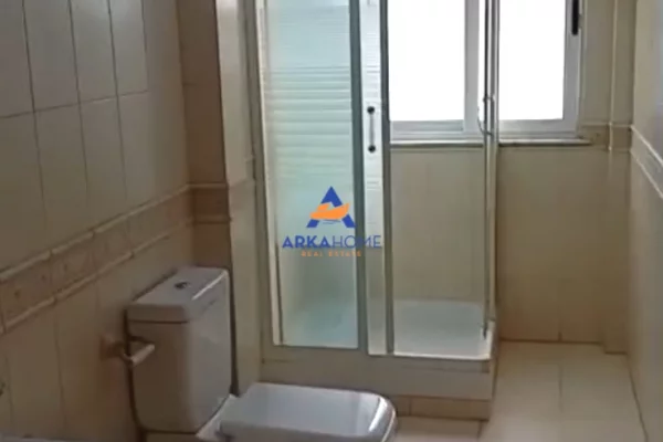 Shtepi ne shitje Apartament ne Tirane, 3+1, Mobilimi E mobiluar, Pagesa 166,666  Euro.