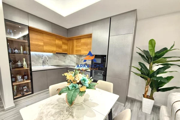 Shtepi me qera Apartament ne Tirane, 2+1, Mobilimi E mobiluar, Pagesa 677  Euro.