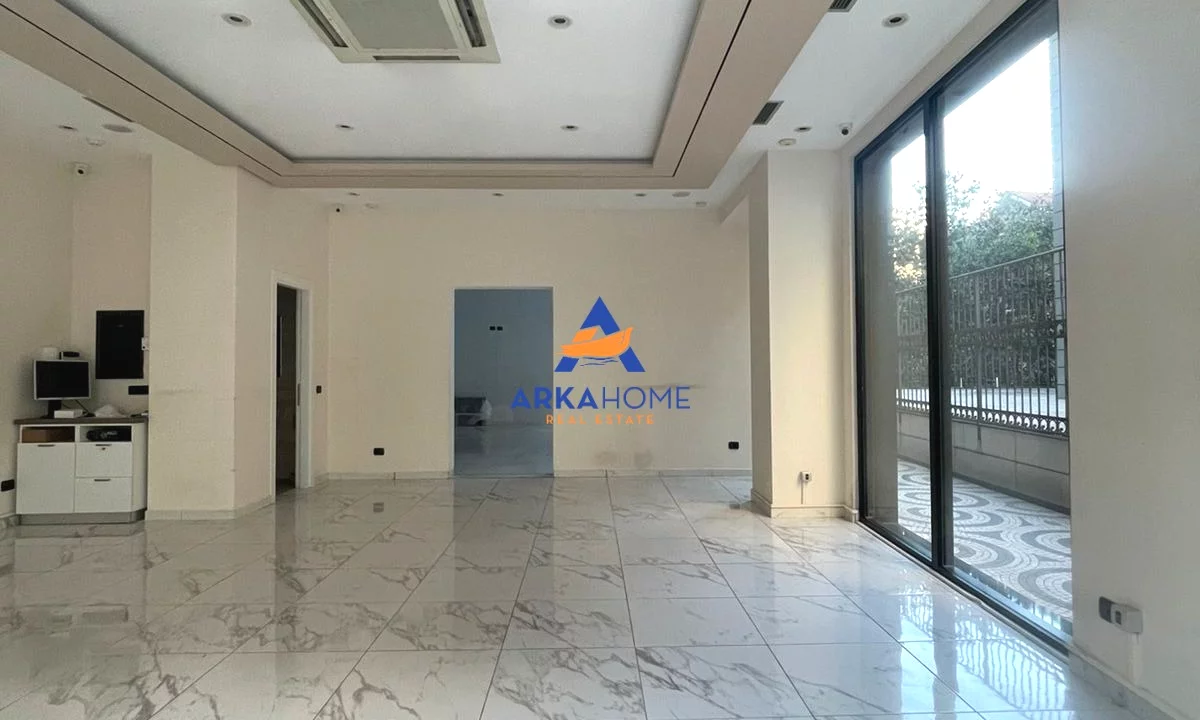 JEPET AMBIENT BIZNESI ME QERA 110M2 "RRUGA E KAVAJES" 2500 EURO